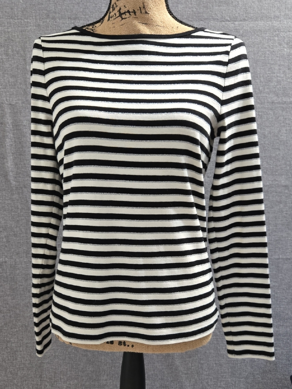 Striped Long-Sleeve Crewneck Top - Black Silver & White Medium